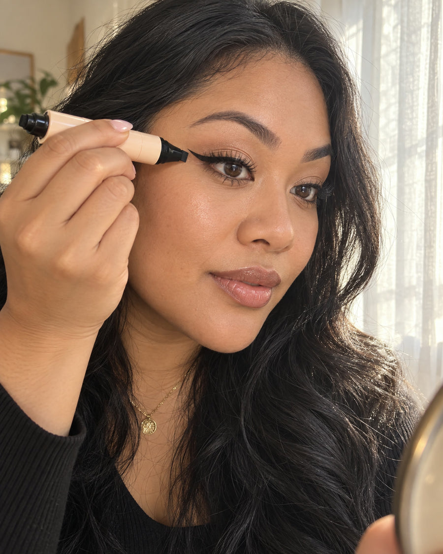 2-in-1 Winged Eyeliner Stamp and Liner Pen