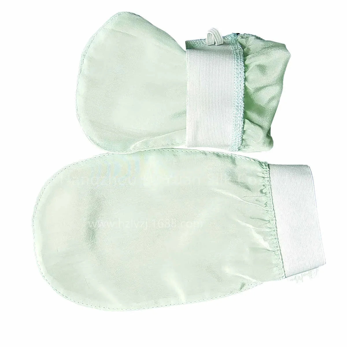 Alsunu silk exfoliating body scrub gloves in green